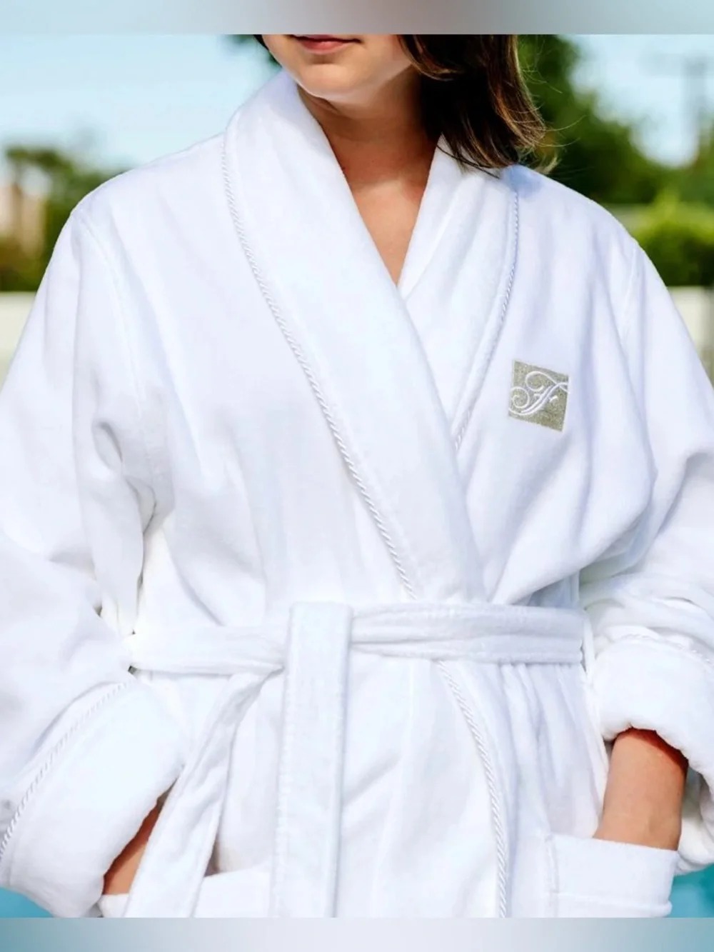 Fairmont Gold Luxury Bathrobe - Picture 2 of 9